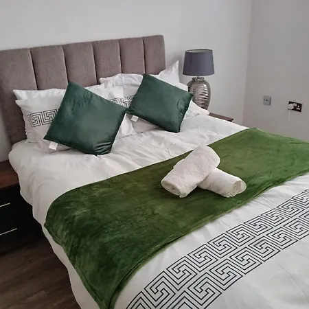2bedroom 2bath 4bed Flat For 6guest With Parking Birmingham