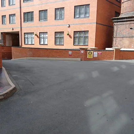 2bedroom 2bath 4bed Flat For 6guest With Parking Birmingham