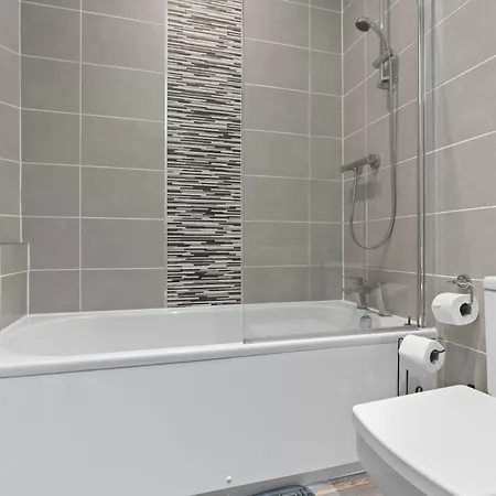 2bedroom 2bath 4bed Flat For 6guest With Parking Birmingham