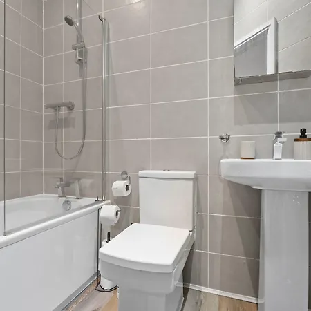 2bedroom 2bath 4bed Flat For 6guest With Parking *