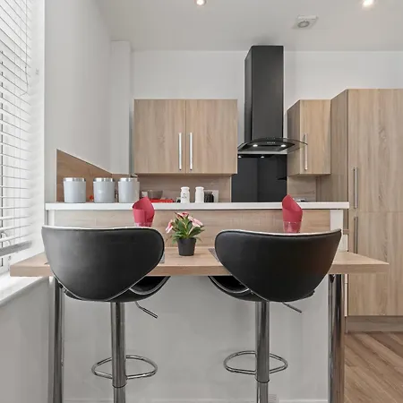 Apartment 2bedroom 2bath 4bed Flat For 6guest With Parking Birmingham